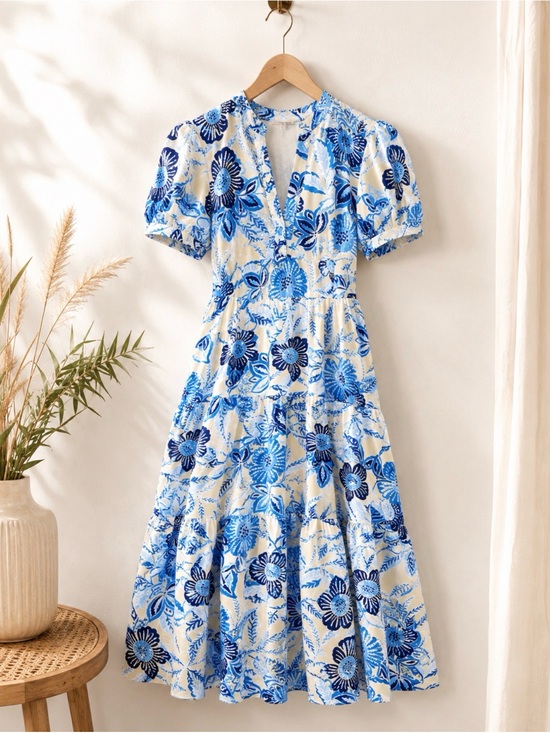 Jude Connally Dresses & Skirts - NWT Jude Connally Blue and White Floral Midi Dress